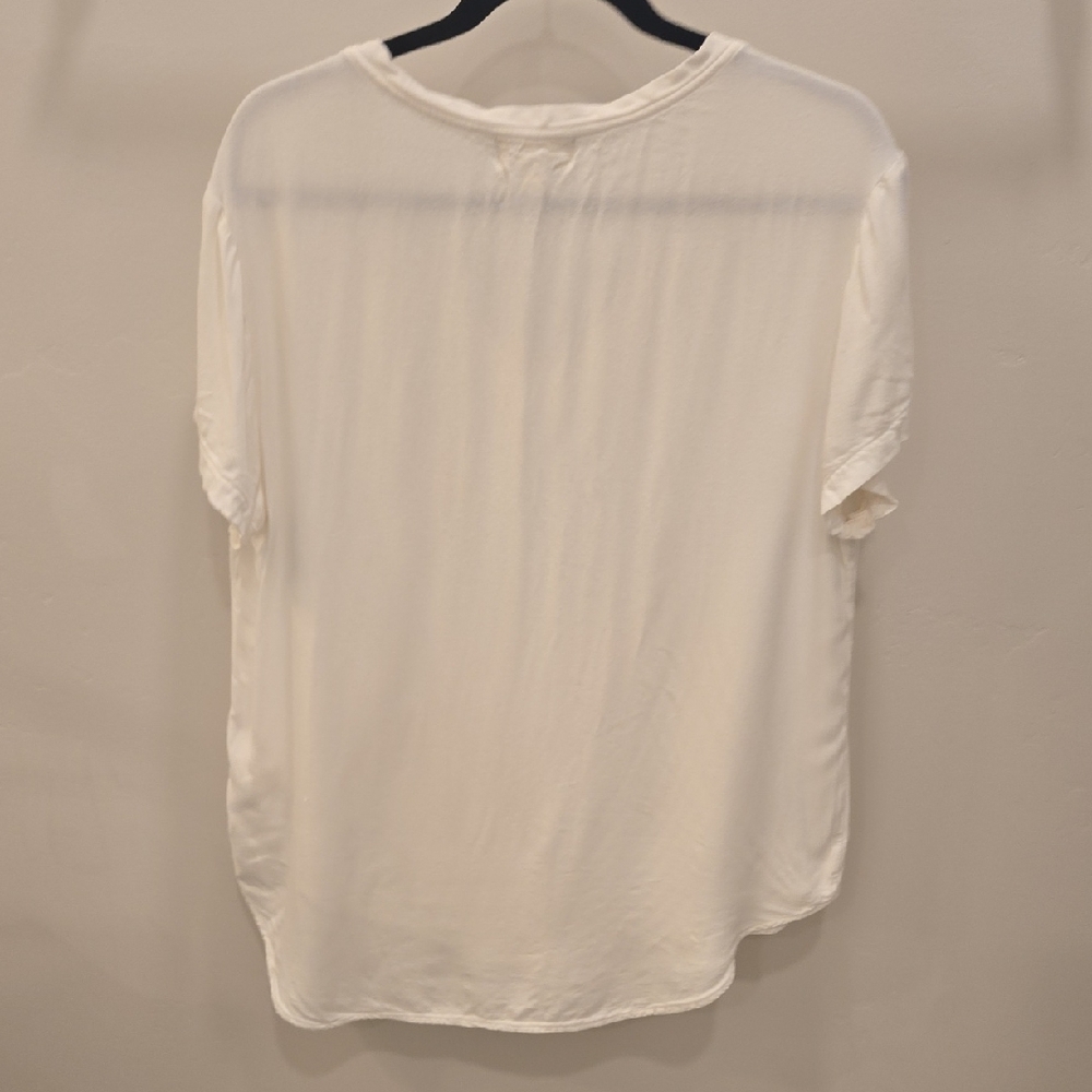 Cloth & Stone Cream Short Sleeve V-Neck Top - Picture 8 of 10